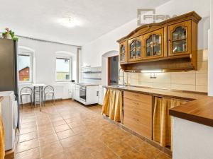 Prodej rodinného domu, Hora Svatého Šebestiána, 210 m2