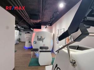 Pronájem obchodního prostoru, Praha - Karlín, Sokolovská, 165 m2