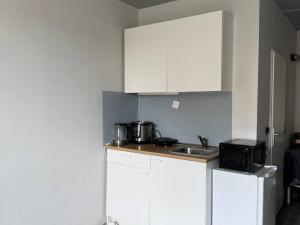 Pronájem bytu 1+kk, Praha - Střížkov, Děčínská, 25 m2