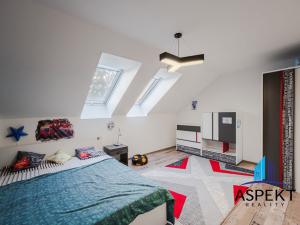 Prodej rodinného domu, Neumětely, V Chaloupkách, 220 m2