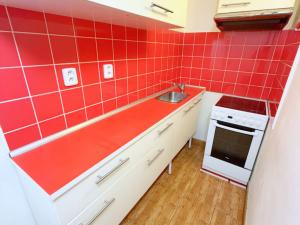 Pronájem bytu 1+kk, Praha - Nusle, Na Veselí, 29 m2