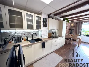 Prodej rodinného domu, Kuchařovice, Znojemská, 160 m2