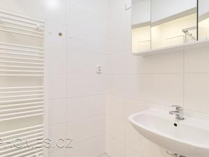 Pronájem bytu 2+1, Praha - Nové Město, Na Moráni, 62 m2