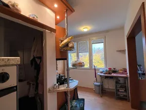 Prodej bytu 3+1, Karlovy Vary, Maďarská, 61 m2