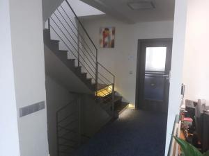 Pronájem kanceláře, Praha - Kyje, Vajgarská, 216 m2