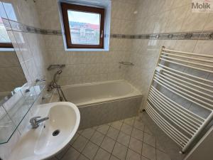 Pronájem bytu 2+kk, Most, Mikoláše Alše, 54 m2