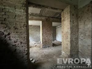 Pronájem obchodního prostoru, Praha - Libeň, náměstí Dr. Václava Holého, 300 m2