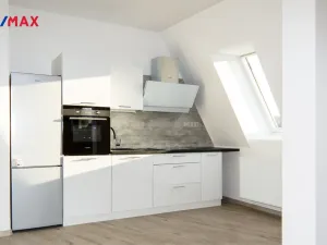 Prodej činžovního domu, Ústí nad Labem - Předlice, náměstí Prokopa Velikého, 576 m2