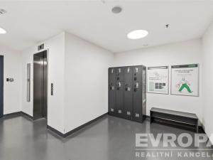 Pronájem kanceláře, Praha - Holešovice, Plynární, 171 m2