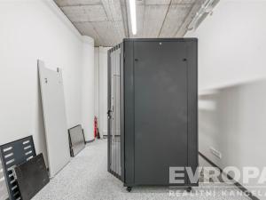 Pronájem kanceláře, Praha - Holešovice, Plynární, 670 m2