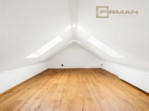 Prodej atypického bytu, Praha - Zbraslav, Elišky Přemyslovny, 110 m2