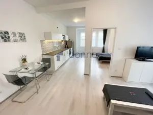 Pronájem bytu 2+kk, Praha, Vinohradská, 52 m2