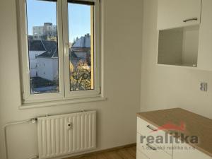 Pronájem bytu 2+1, Opava, Otická, 42 m2
