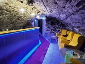 Pronájem restaurace, Prachatice, Velké náměstí, 200 m2