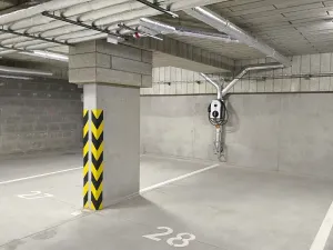 Pronájem garážového stání, Plzeň, Železná, 10 m2