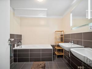 Prodej bytu 3+kk, Hradec Králové, Antonína Petrofa, 103 m2