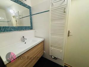 Pronájem bytu 2+kk, Praha - Smíchov, U Santošky, 47 m2