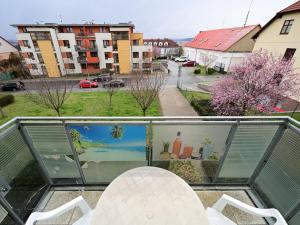 Pronájem bytu 3+kk, Praha - Kobylisy, Ke Stírce, 72 m2