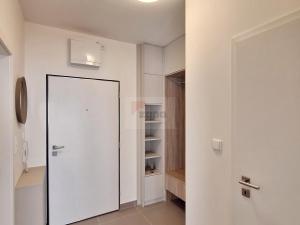 Pronájem bytu 2+kk, Praha - Dolní Měcholupy, Honzíkova, 57 m2