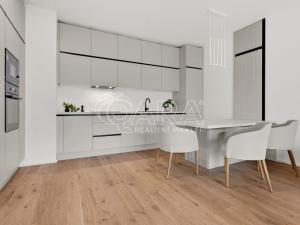 Pronájem bytu 2+kk, Praha - Troja, Pod Hrachovkou, 58 m2