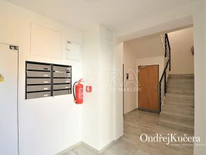 Pronájem bytu 2+kk, Praha - Strašnice, Krátká, 45 m2