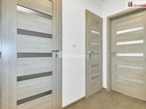 Prodej bytu 2+1, Ostrov, Mánesova, 69 m2