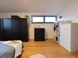 Prodej bytu 3+kk, Praha - Lhotka, Slepá I, 74 m2