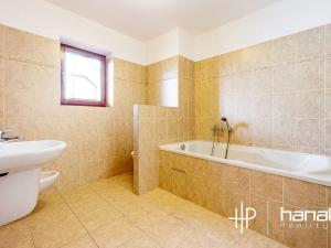 Prodej rodinného domu, Hněvotín, 240 m2