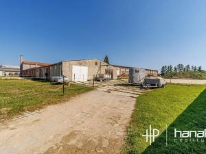Prodej výrobních prostor, Dolany, 900 m2