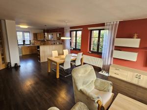 Prodej rodinného domu, Rožmitál pod Třemšínem, Sladkovského, 200 m2