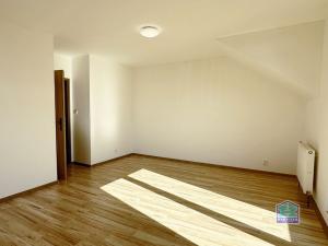 Prodej bytu 3+1, Měčín, Sadová, 84 m2