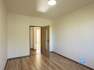 Prodej bytu 3+1, Měčín, Sadová, 84 m2