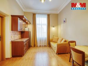 Prodej bytu 1+1, Karlovy Vary, Svahová, 50 m2