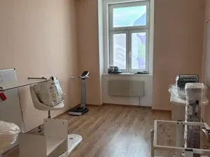 Pronájem kanceláře, Praha - Smíchov, Nádražní, 145 m2