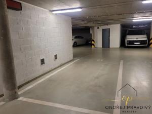 Pronájem garážového stání, Dobřichovice, Anežky České, 18 m2