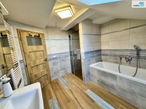 Pronájem rodinného domu, Buš, 170 m2