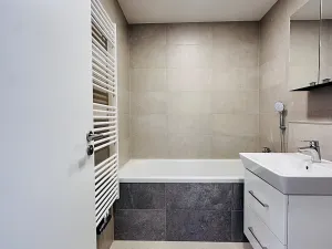 Pronájem bytu 2+kk, Praha - Černý Most, Dobrovolného, 42 m2