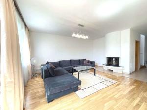 Pronájem rodinného domu, Trnová, 198 m2