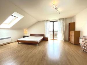 Pronájem rodinného domu, Trnová, 198 m2