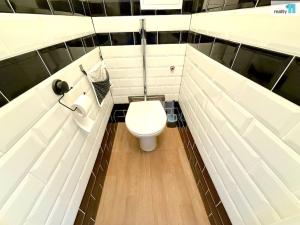 Pronájem bytu 3+1, Karlovy Vary - Rybáře, Majakovského, 79 m2