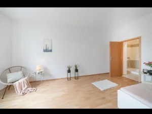 Pronájem bytu 2+kk, Praha - Žižkov, Husinecká, 48 m2
