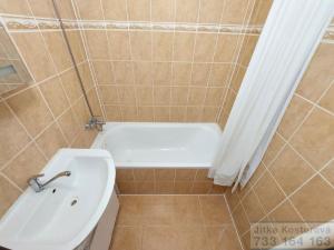 Prodej bytu 2+1, Krnov - Pod Bezručovým vrchem, Seifertova, 55 m2