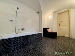 Pronájem bytu 2+1, Praha - Hradčany, Nový Svět, 60 m2