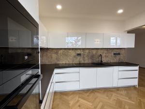 Pronájem bytu 3+kk, Pardubice - Zelené Předměstí, Palackého třída, 77 m2