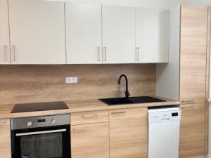 Pronájem bytu 2+1, Pardubice, Benešovo náměstí, 59 m2