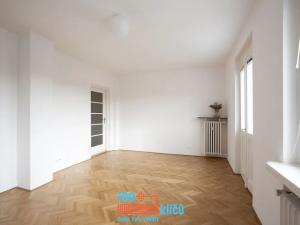 Pronájem bytu 1+kk, Praha - Holešovice, Umělecká, 37 m2
