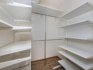 Pronájem bytu 2+kk, Praha - Košíře, Pod Kavalírkou, 43 m2