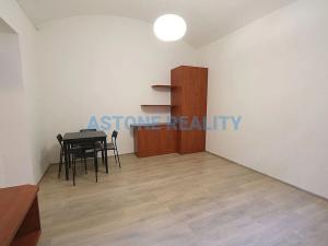 Prodej bytu 1+1, Praha - Smíchov, Tomáškova, 33 m2