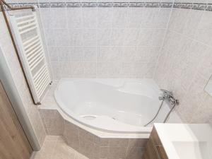 Prodej bytu 3+kk, Veleň, U Sluh, 77 m2