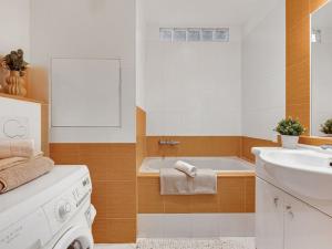 Prodej bytu 2+kk, Praha - Bohnice, Zelenohorská, 42 m2